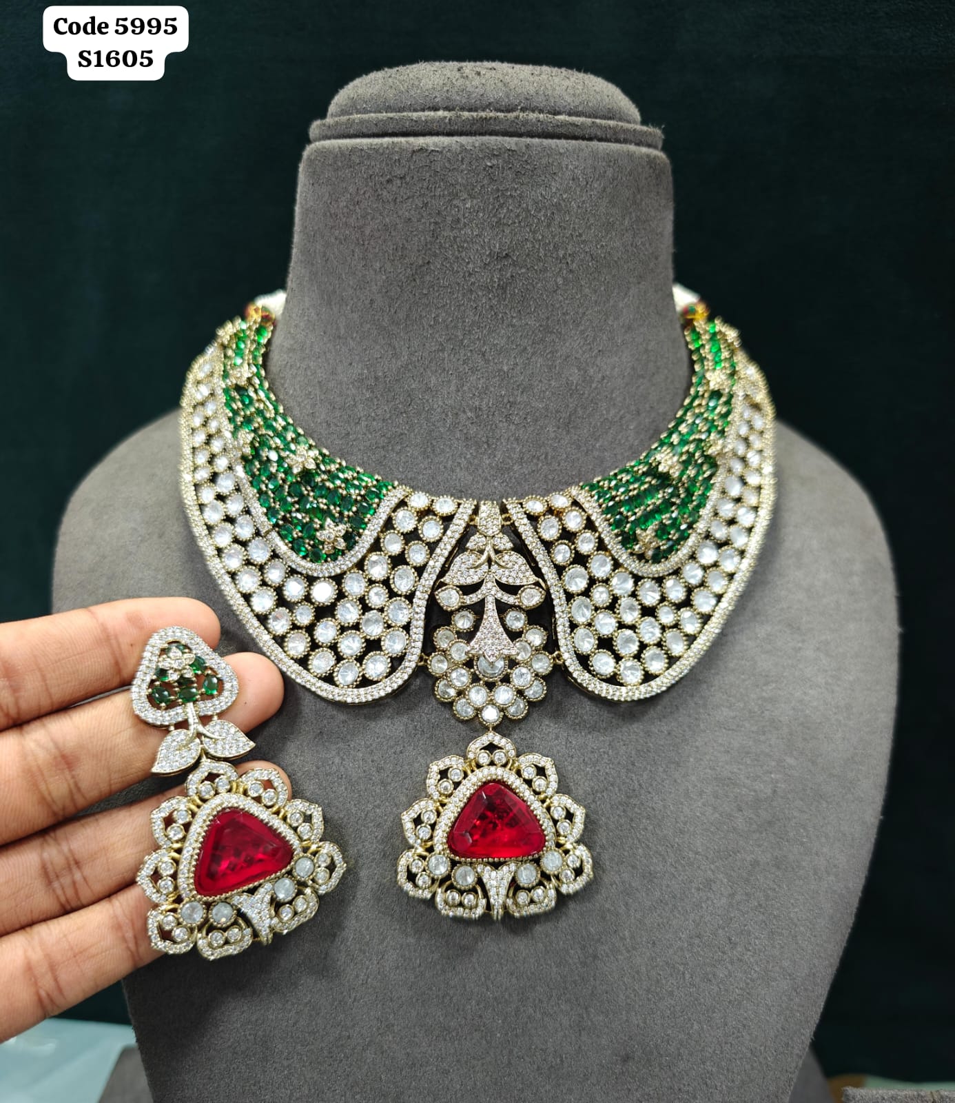 Necklace Set 068